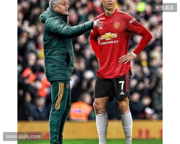 记者：因下赛季很大概率有欧冠踢，曼联想B费再至少留队1年